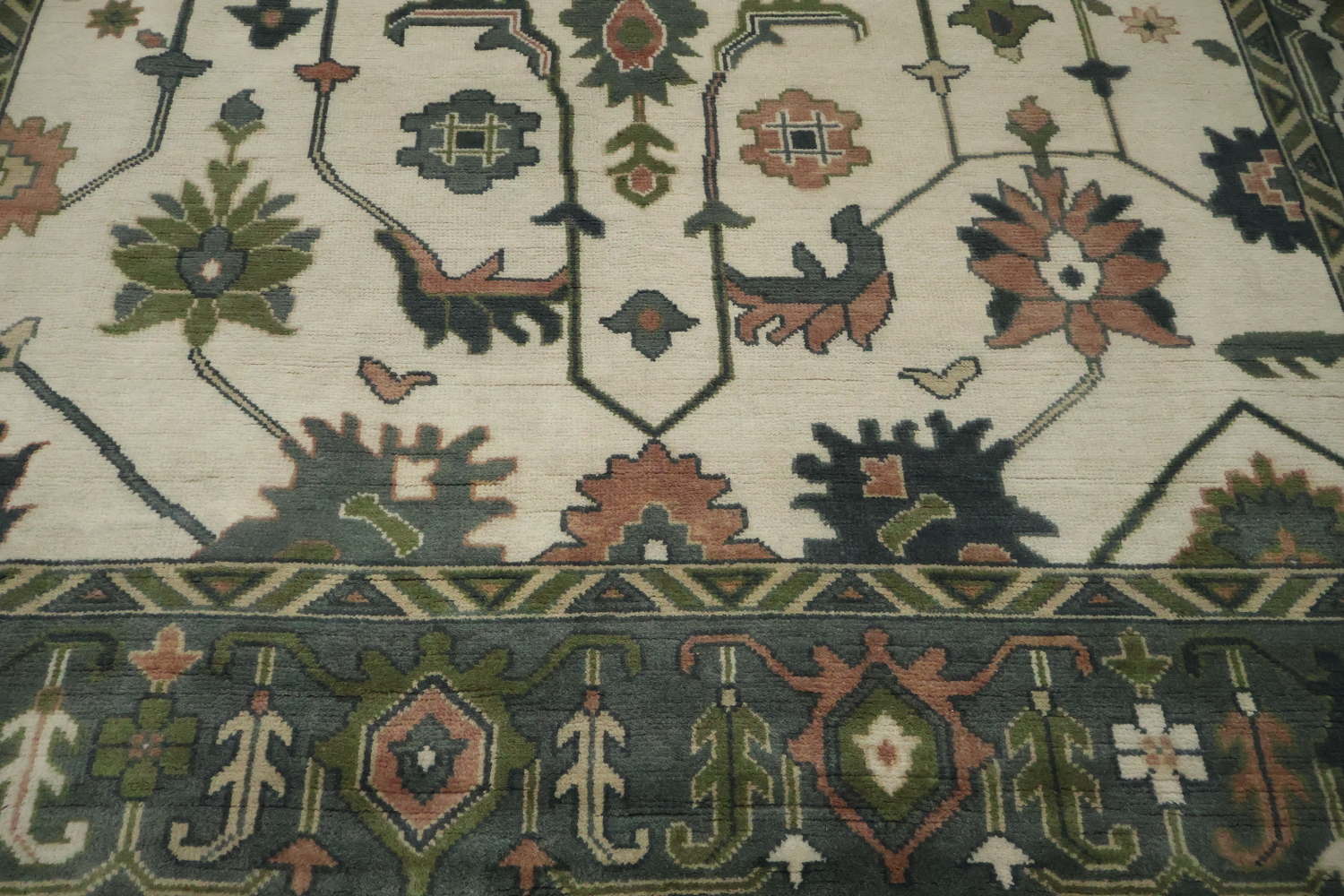 Traditional 9x12 Oushak Hand-Knotted Wool Area Rug - Ivory/Green