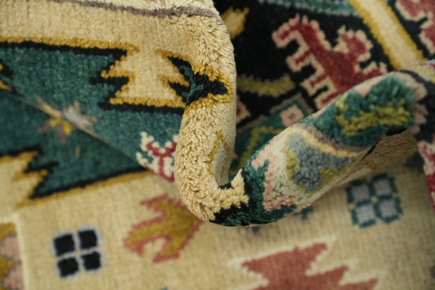 8'x10' Traditional Light Green South-western Rug with Vibrant Geometric Design