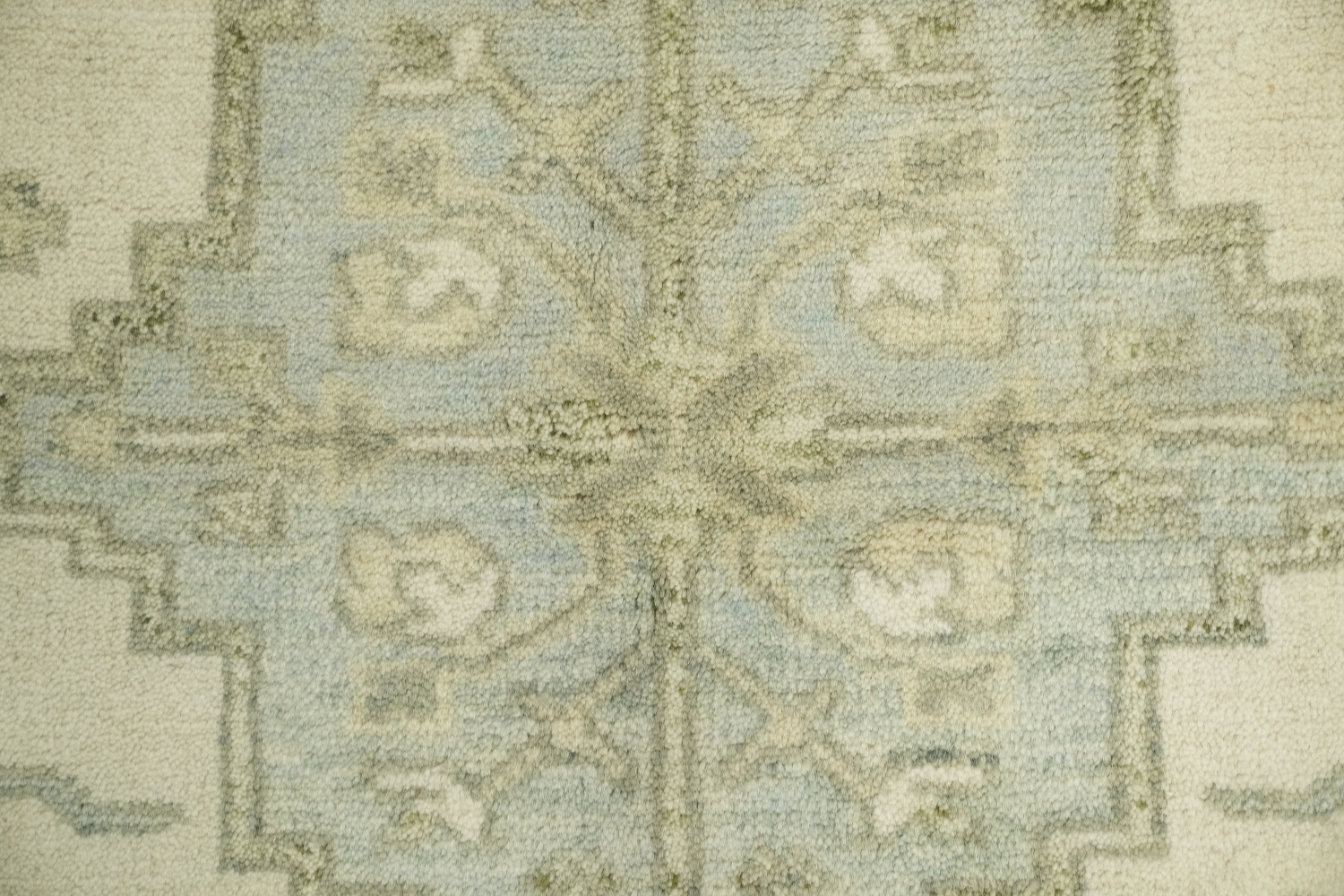 Cream and Green Traditional Oushak Living Room Rug 8'x10'