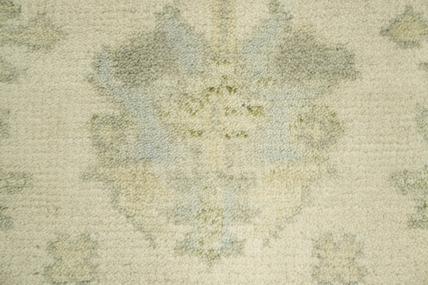 Cream and Green Traditional Oushak Living Room Rug 8'x10'