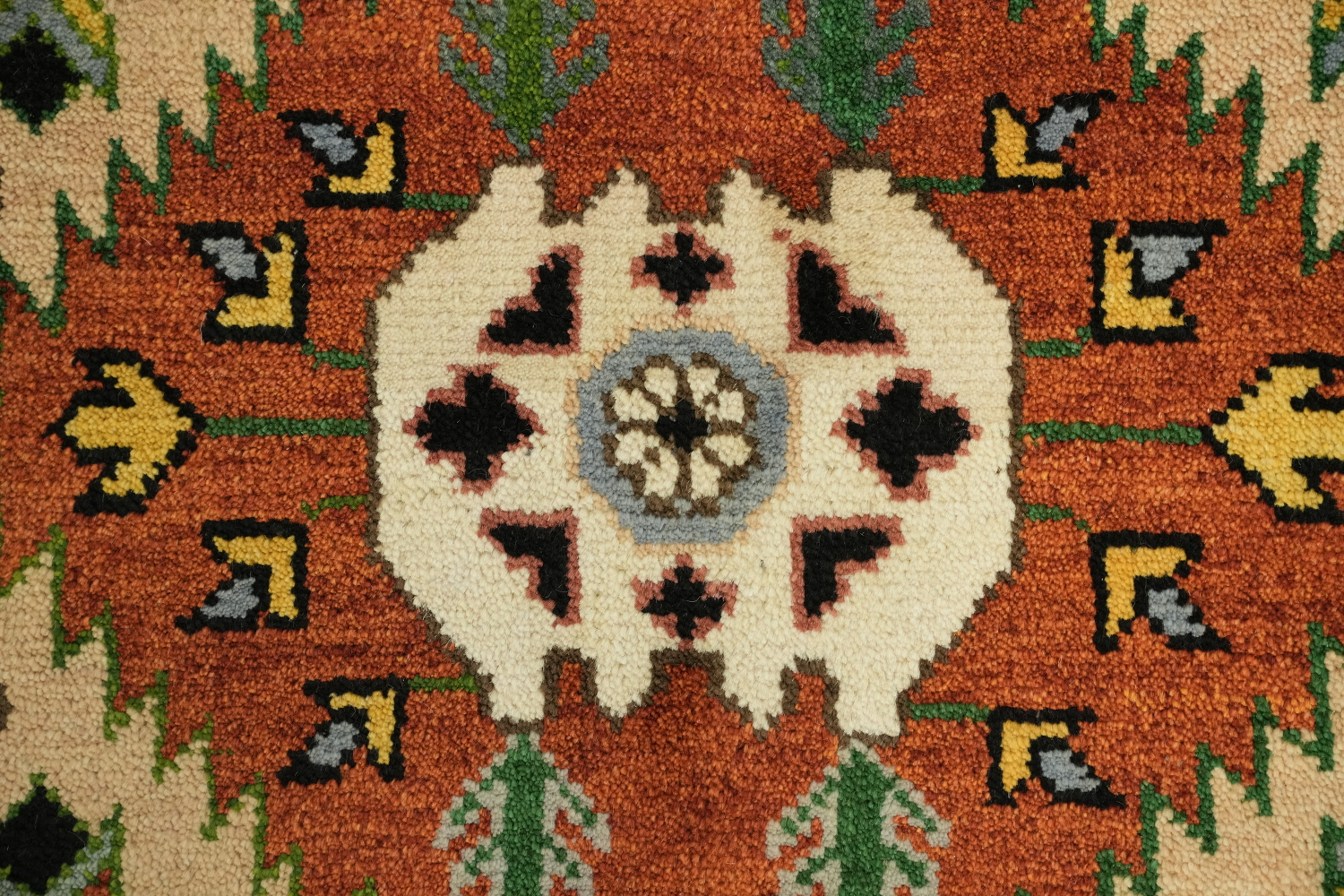 8'x10' Traditional Tribal South-western Rug with Vibrant Geometric Design
