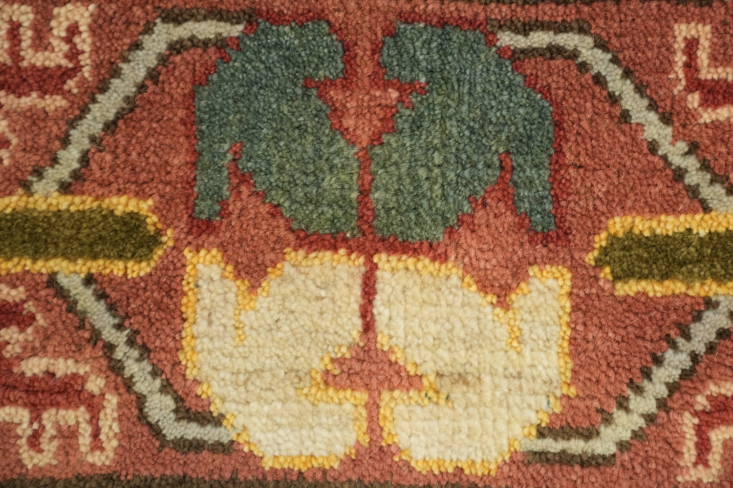 8'x10' Traditional Tribal South-western Rug with Vibrant Geometric Design
