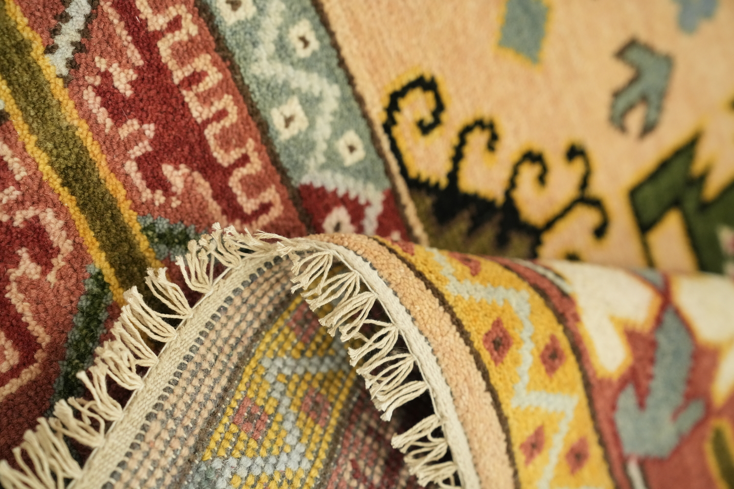8'x10' Traditional Tribal South-western Rug with Vibrant Geometric Design