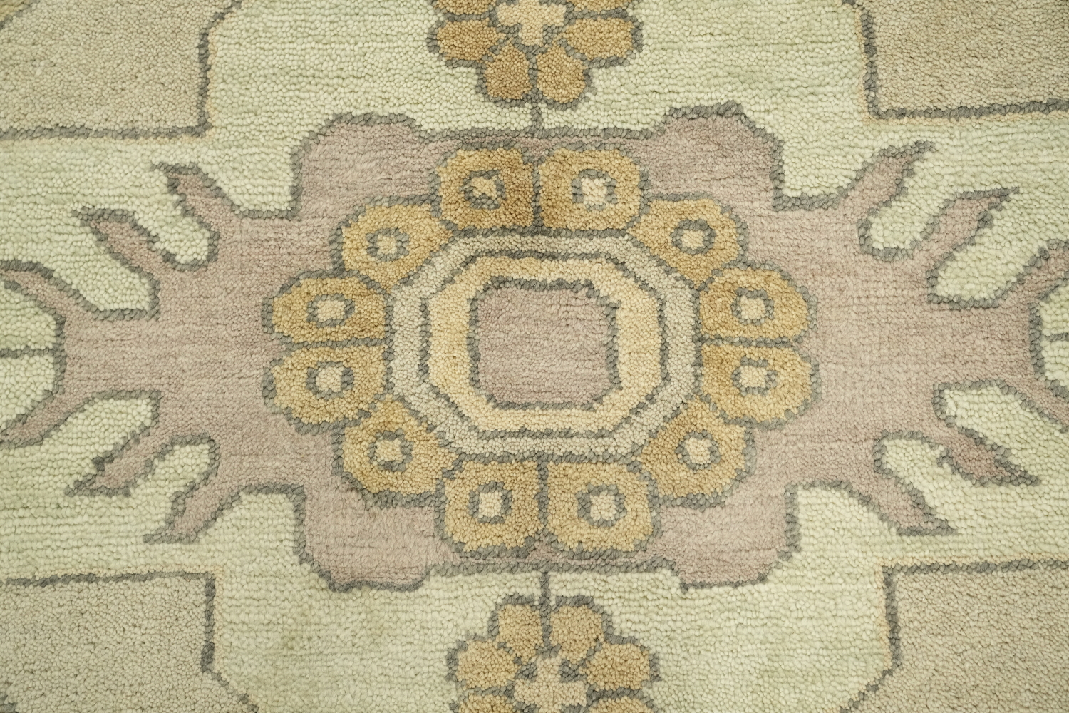Vintage-Inspired Oushak Indian Rug Featuring Classic Motifs 8x10