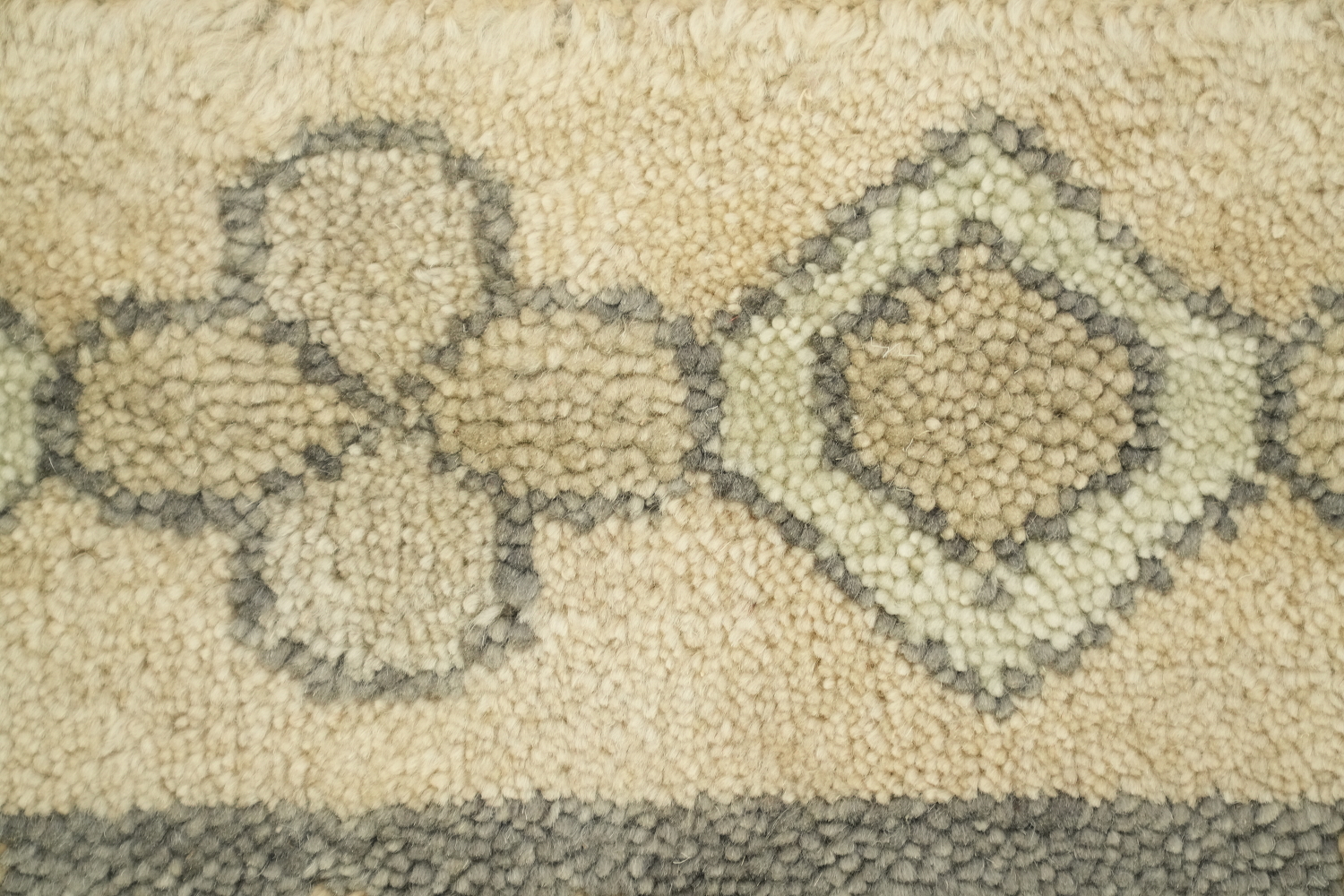 Vintage-Inspired Oushak Indian Rug Featuring Classic Motifs 8x10