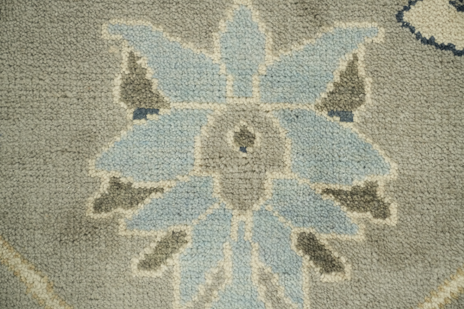 All-Over Pattern Grey and Ivory Oushak Living Room Rug 9' x 12'