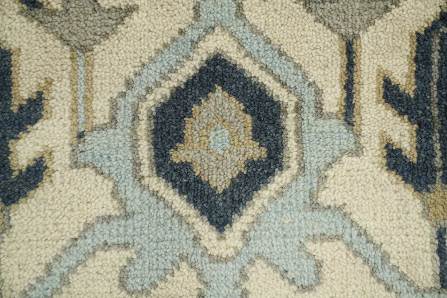 All-Over Pattern Grey and Ivory Oushak Living Room Rug 9' x 12'