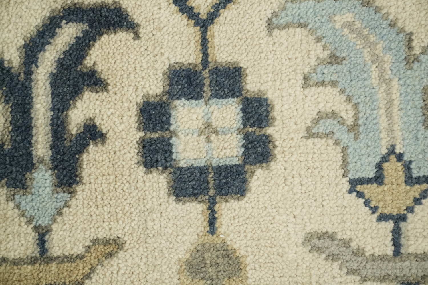 All-Over Pattern Grey and Ivory Oushak Living Room Rug 9' x 12'