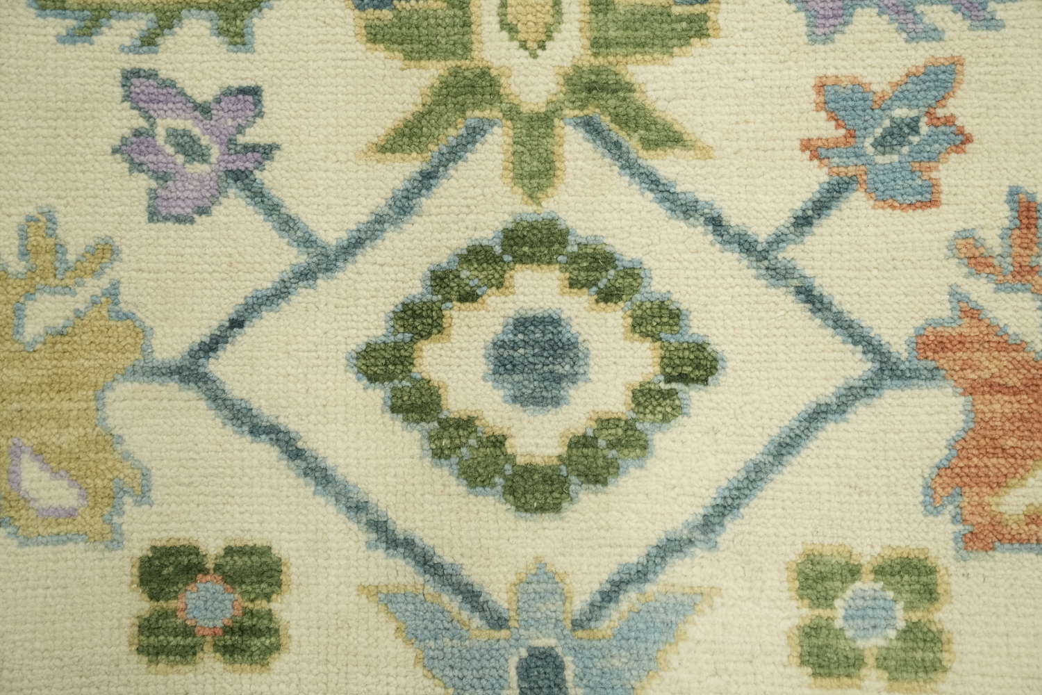 Luxurious Handmade Oushak Wool Rug with Pastel Colors