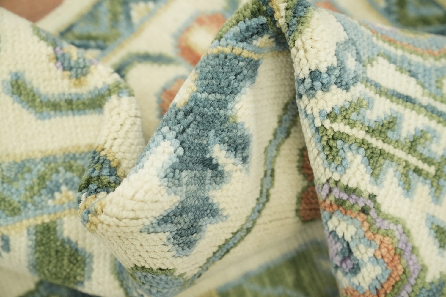 Luxurious Handmade Oushak Wool Rug with Pastel Colors