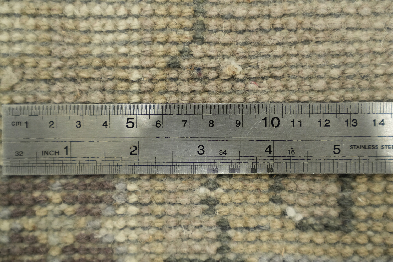 Vintage-Inspired Green and Beige Rug with Classic Floral Motifs 9x12