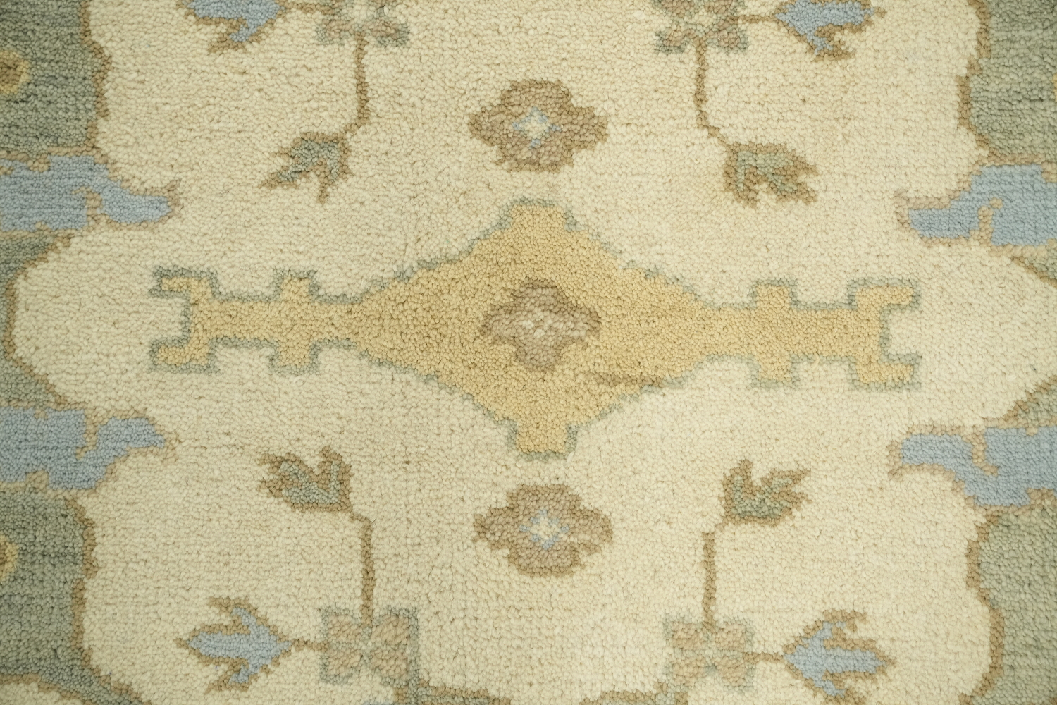 Hand-Knotted 8x10 Traditional Oushak Wool Rug - Beige & Cream