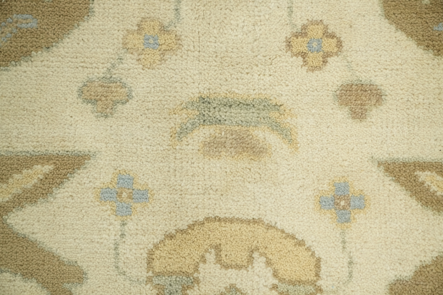 Hand-Knotted 8x10 Traditional Oushak Wool Rug - Beige & Cream