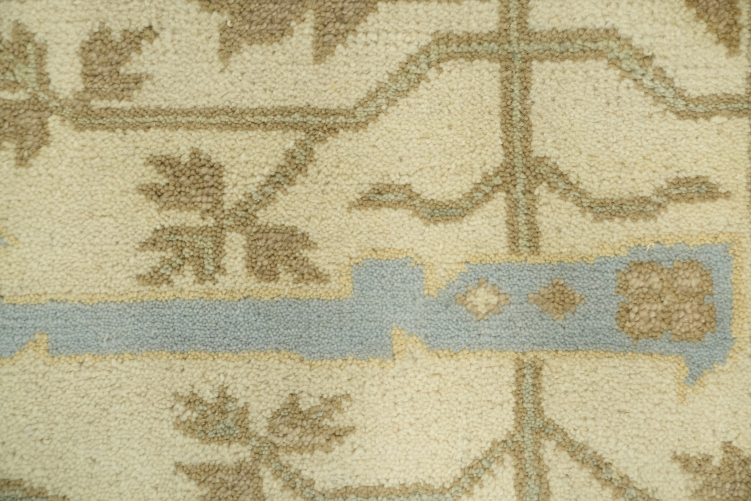 Hand-Knotted 8x10 Traditional Oushak Wool Rug - Beige & Cream