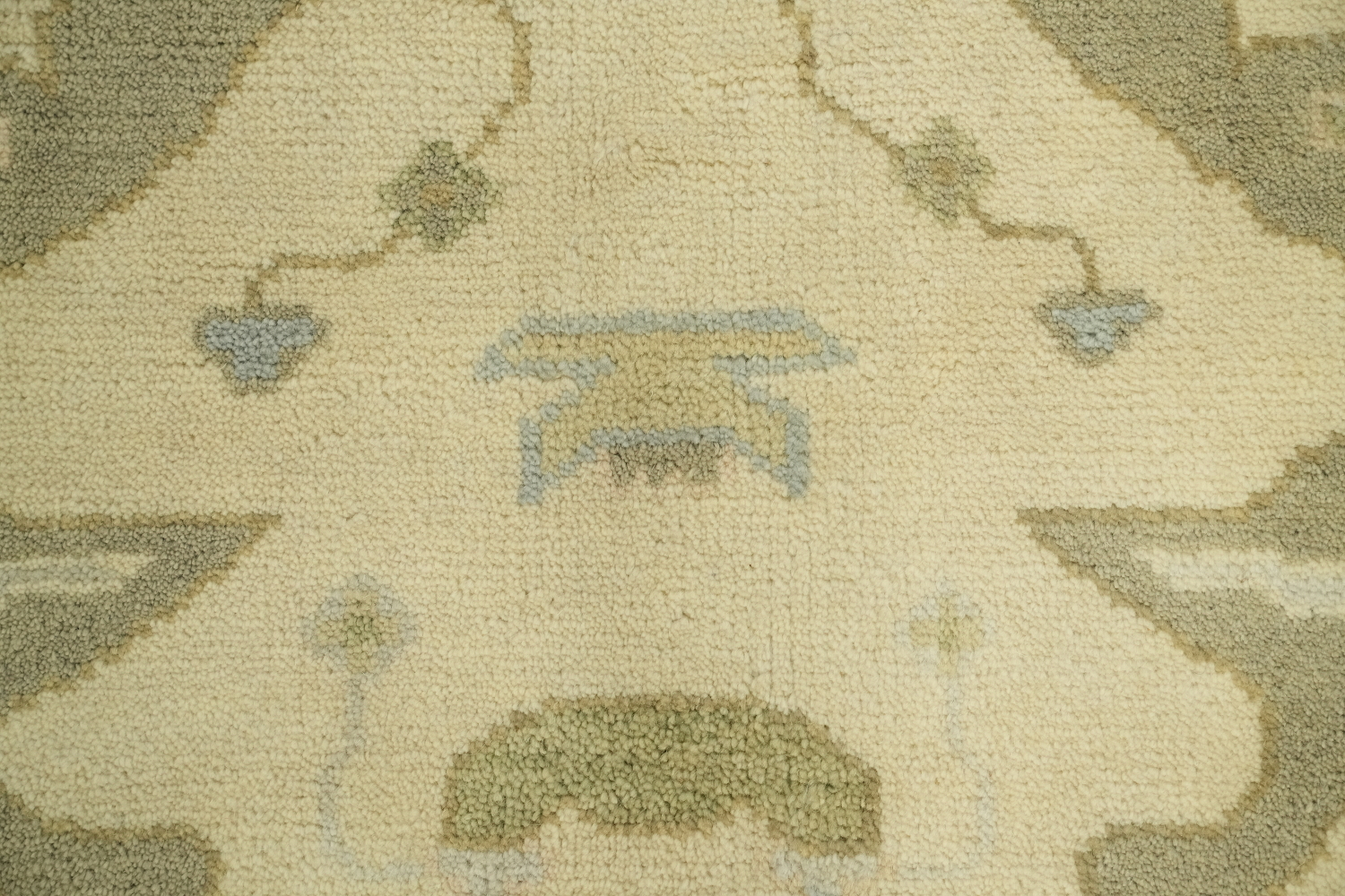 8x10 Hand-Made Oushak Rug - Traditional Geometric Design in Muted Earth Tones