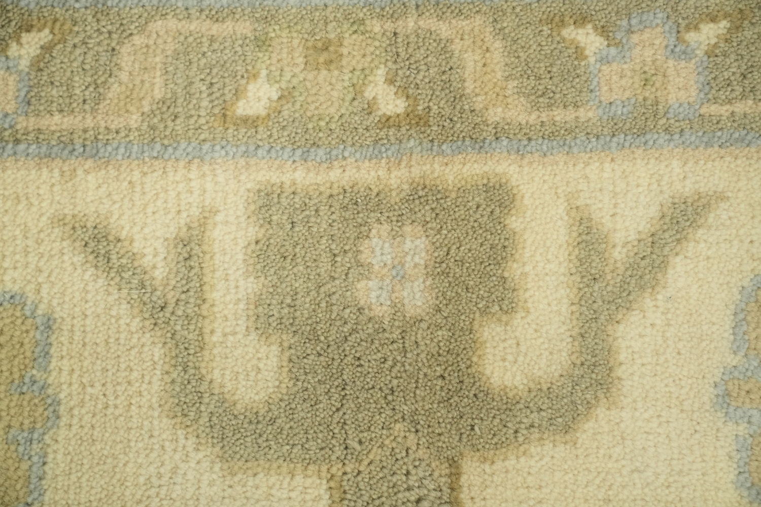 8x10 Hand-Made Oushak Rug - Traditional Geometric Design in Muted Earth Tones
