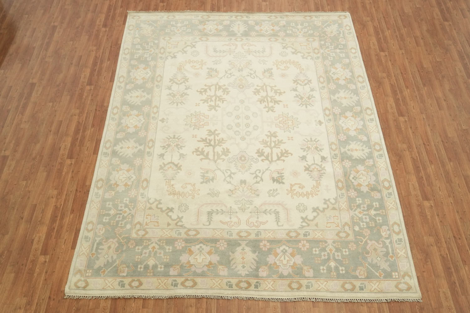 Neutral Tones All-Over Oushak Vintage-inspired Area Rug