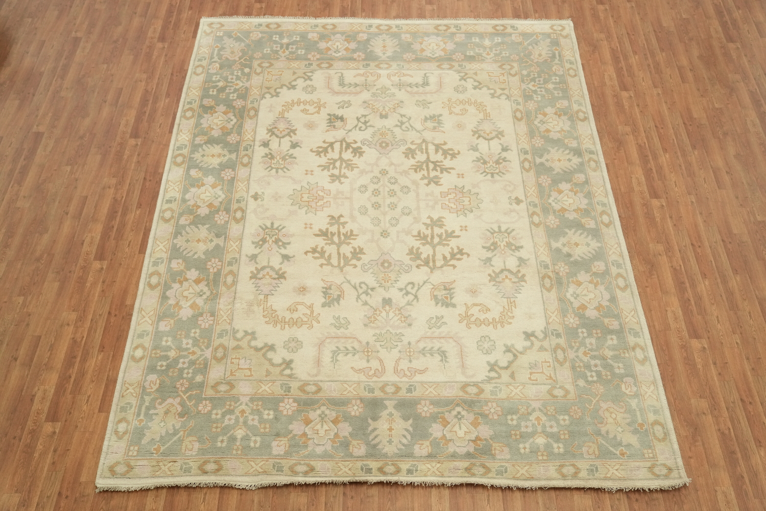 Neutral Tones All-Over Oushak Vintage-inspired Area Rug