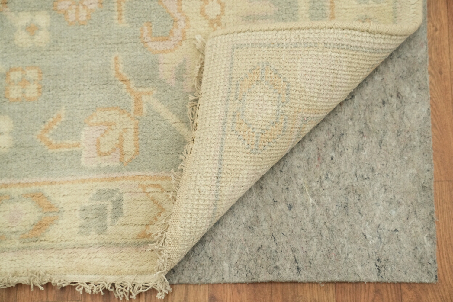 Neutral Tones All-Over Oushak Vintage-inspired Area Rug
