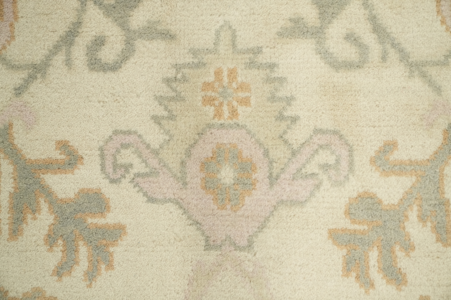 Neutral Tones All-Over Oushak Vintage-inspired Area Rug