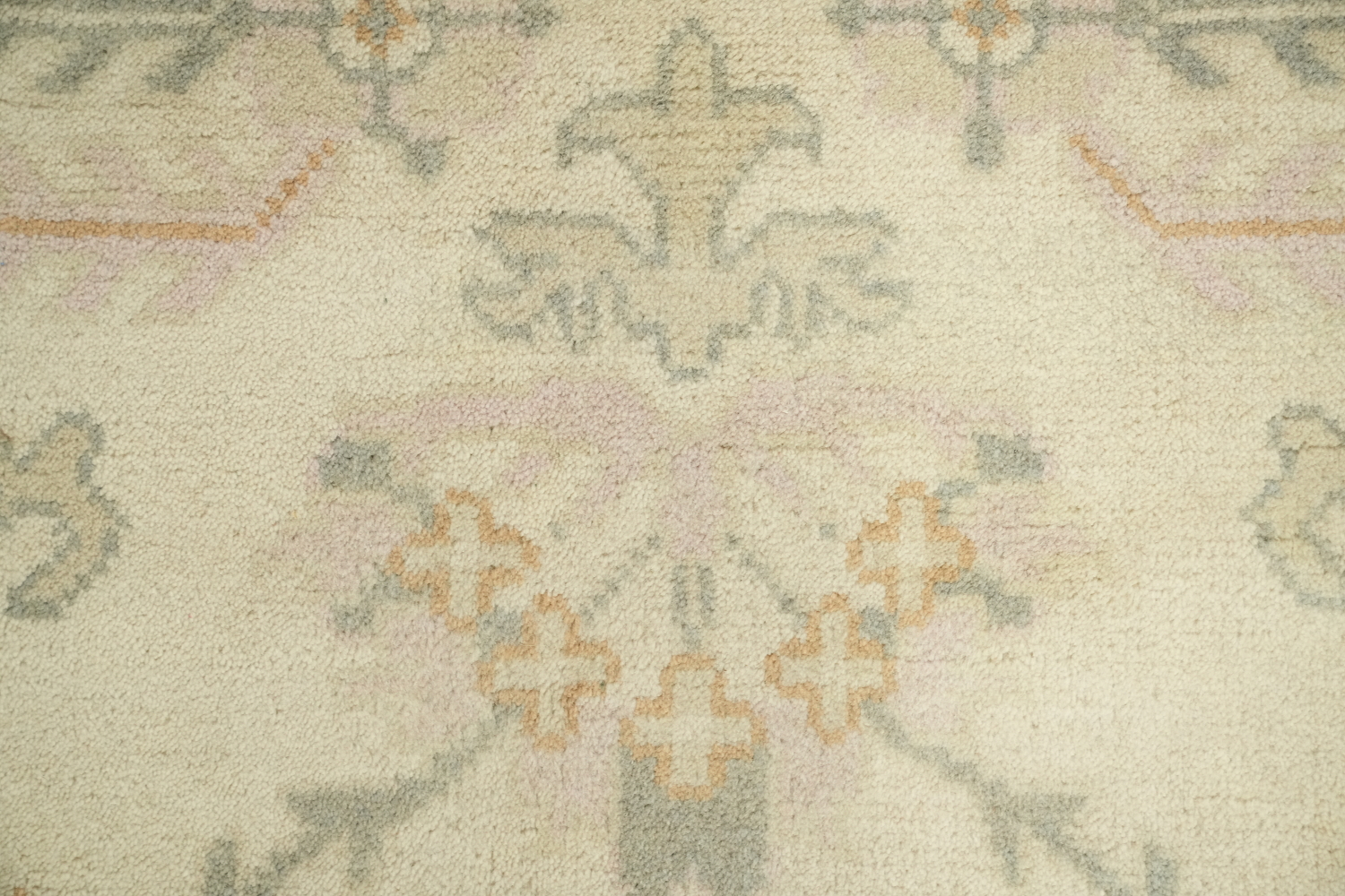 Neutral Tones All-Over Oushak Vintage-inspired Area Rug