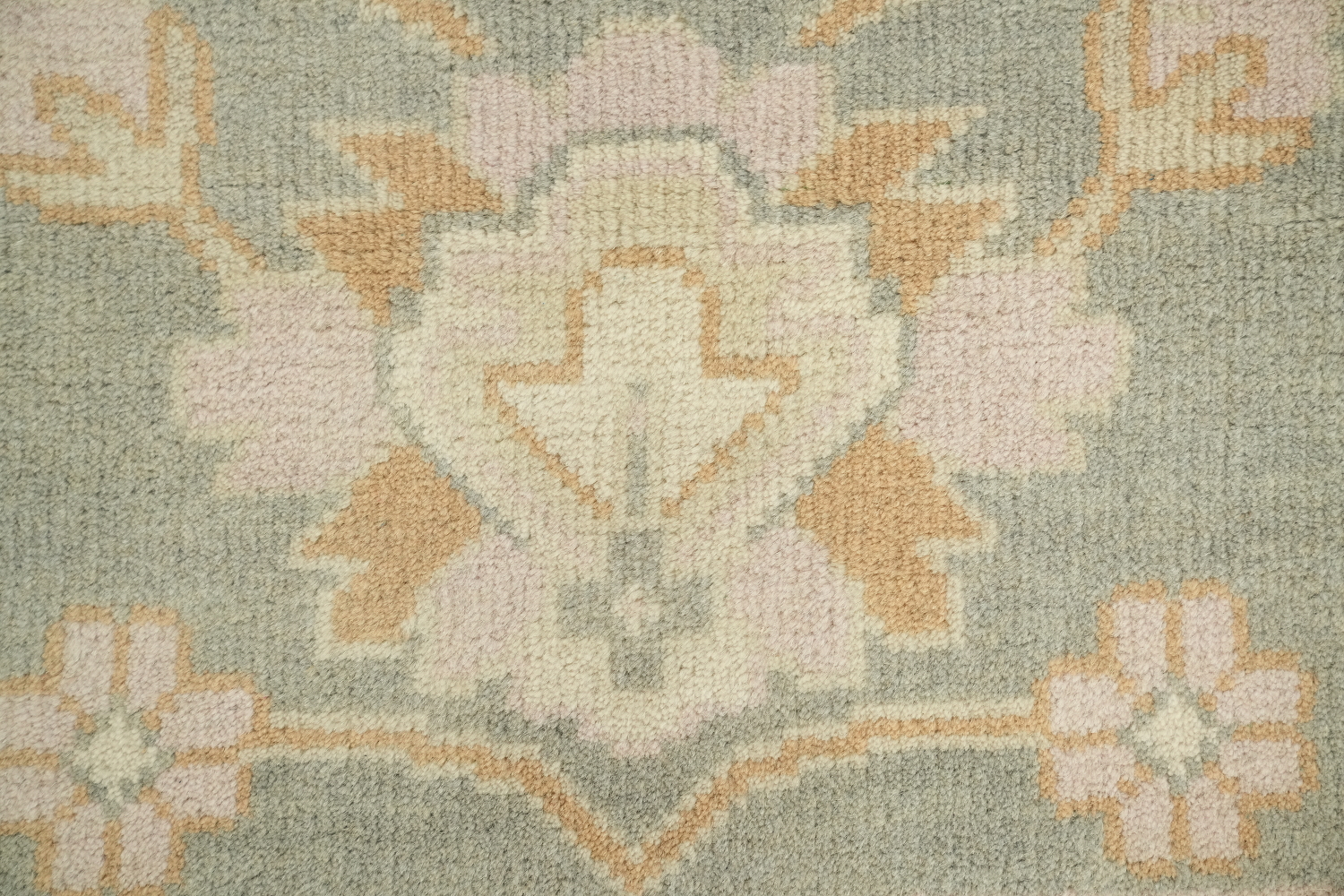 Neutral Tones All-Over Oushak Vintage-inspired Area Rug