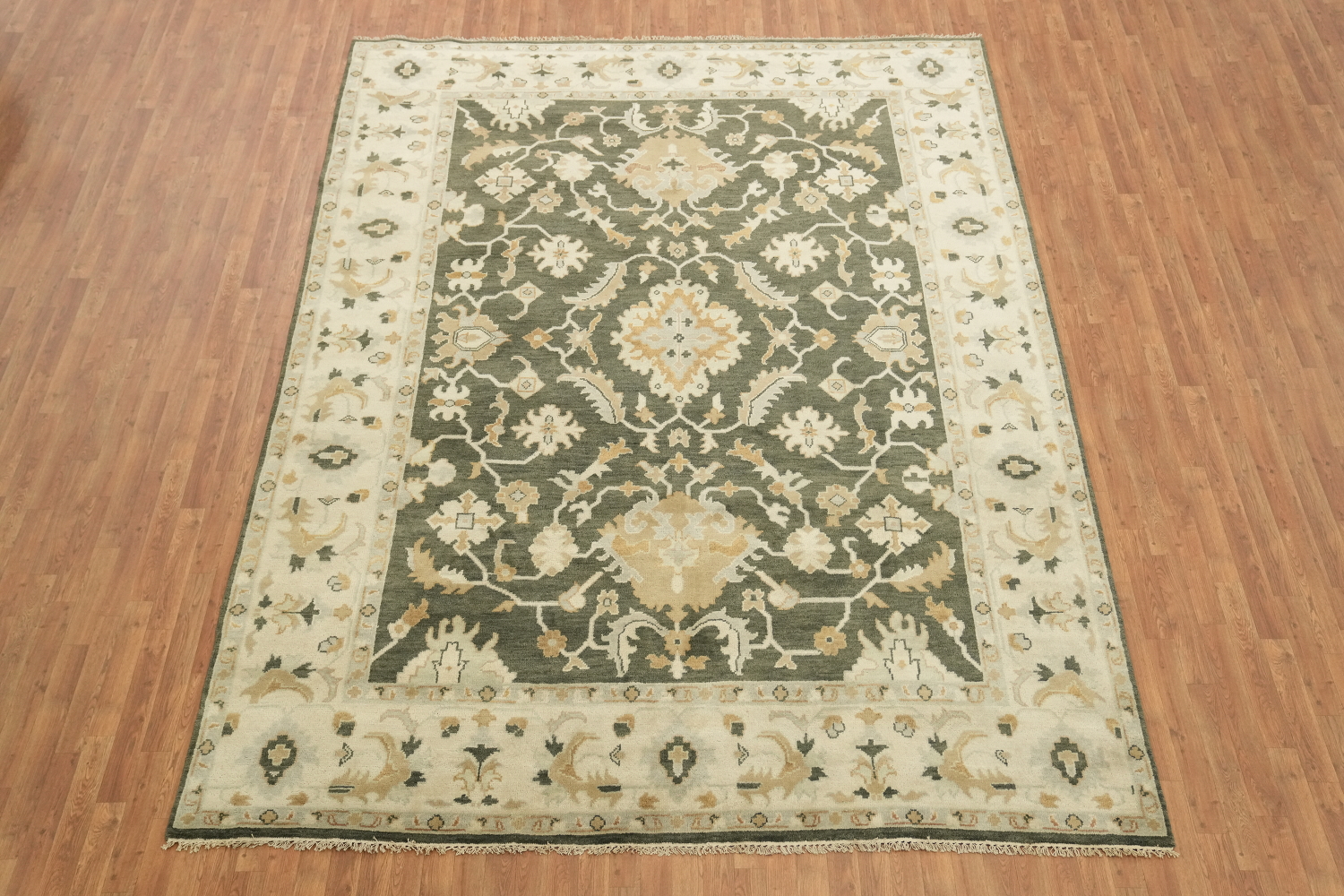 Traditional Ivory and Green Hand-Knotted Floral Pattern Rug 9x12 ft