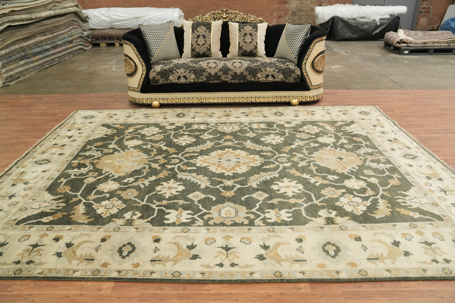 Traditional Ivory and Green Hand-Knotted Floral Pattern Rug 9x12 ft