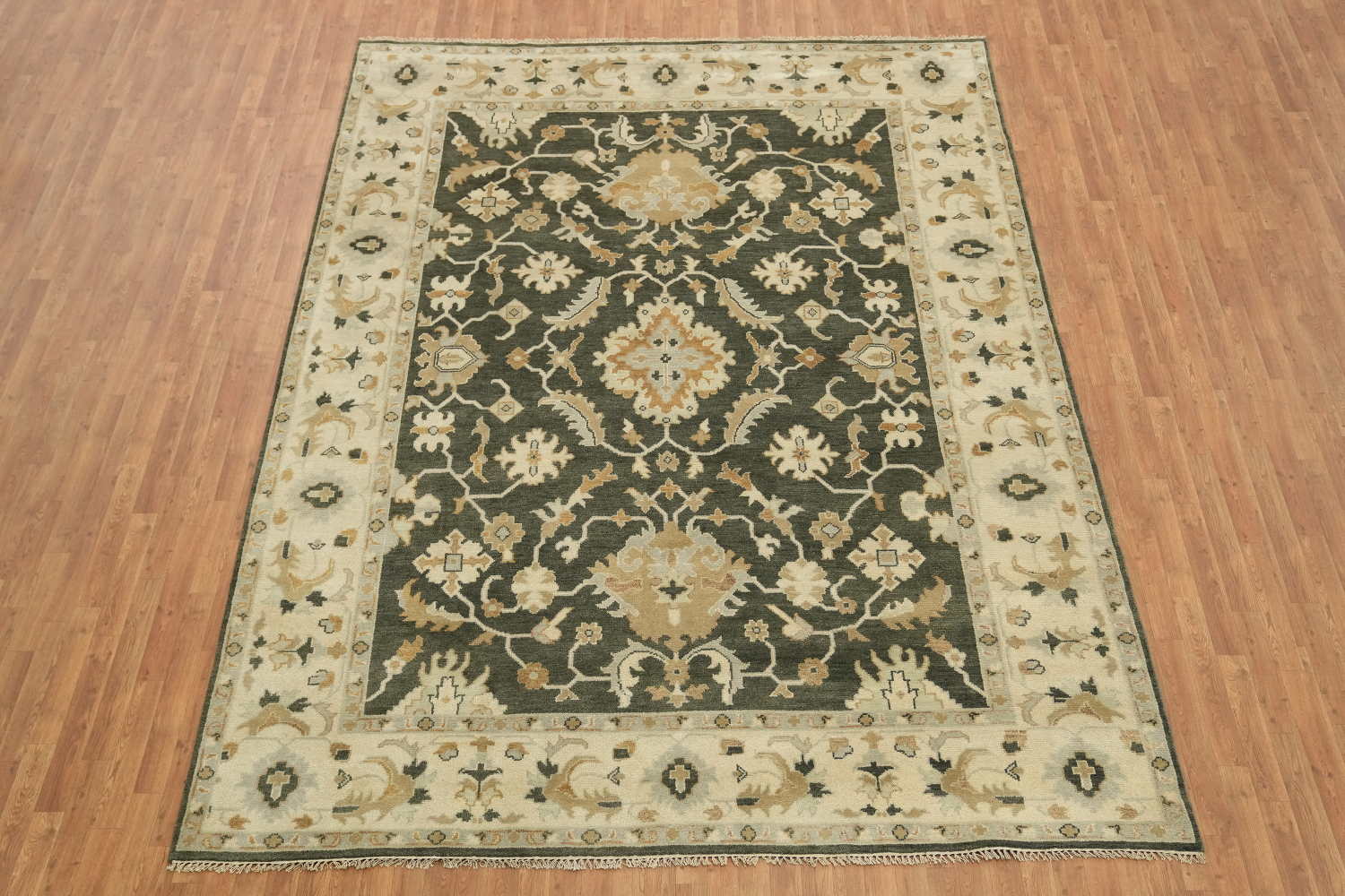 Traditional Ivory and Green Hand-Knotted Floral Pattern Rug 9x12 ft