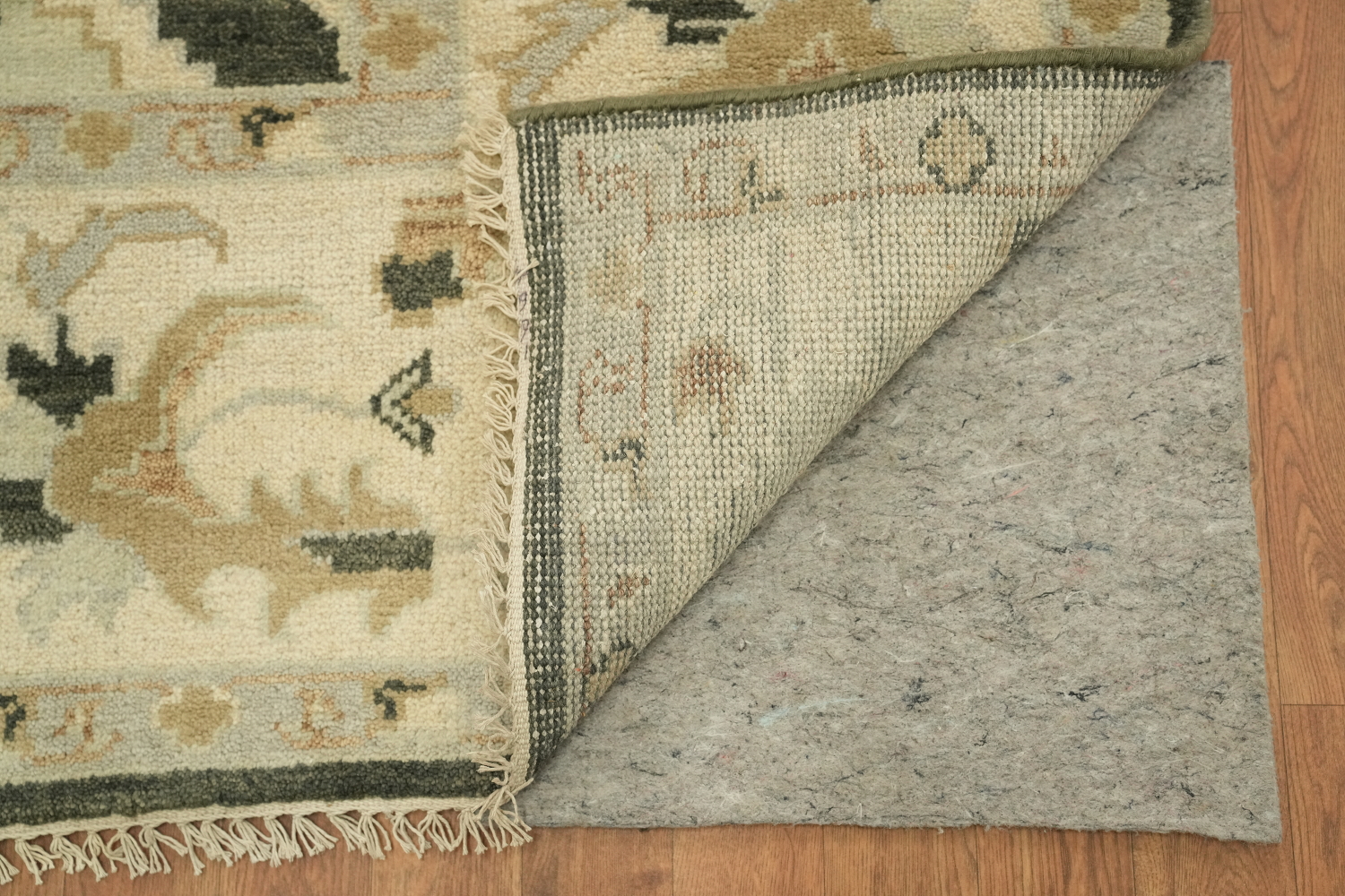 Traditional Ivory and Green Hand-Knotted Floral Pattern Rug 9x12 ft