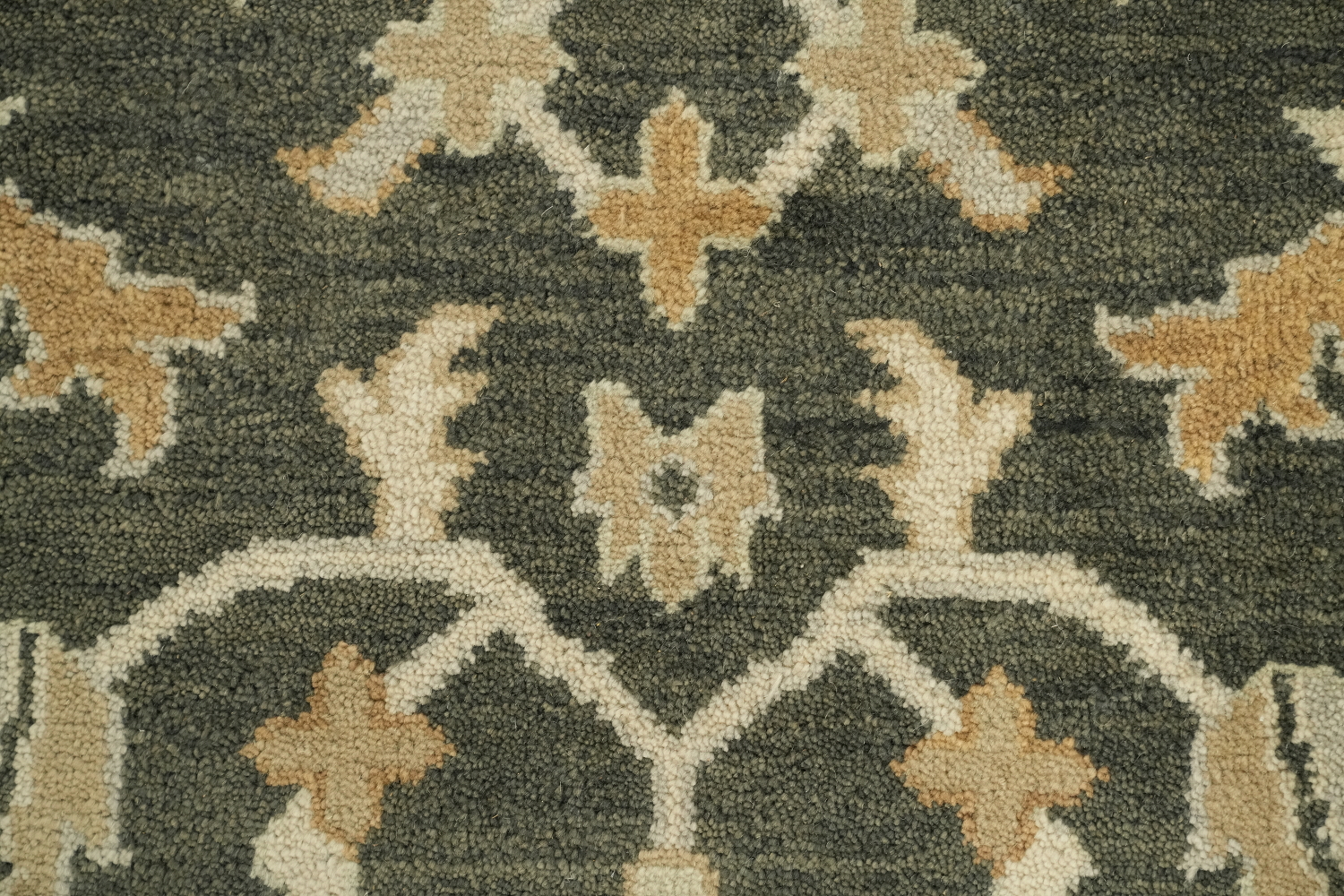 Traditional Ivory and Green Hand-Knotted Floral Pattern Rug 9x12 ft