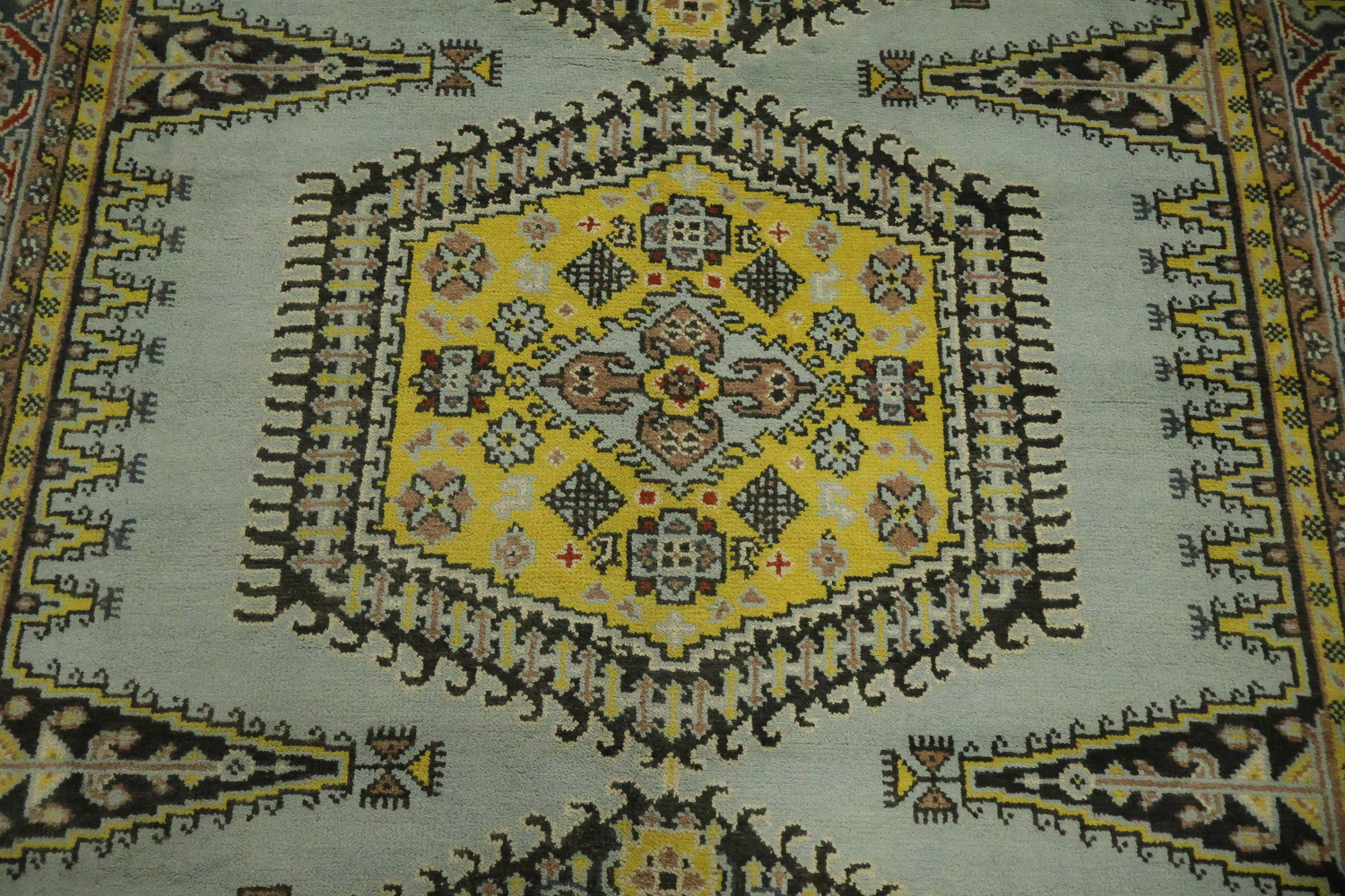 8'x10' Hexagonal Medallion Rug with Elegant Pastel and Dark Highlights