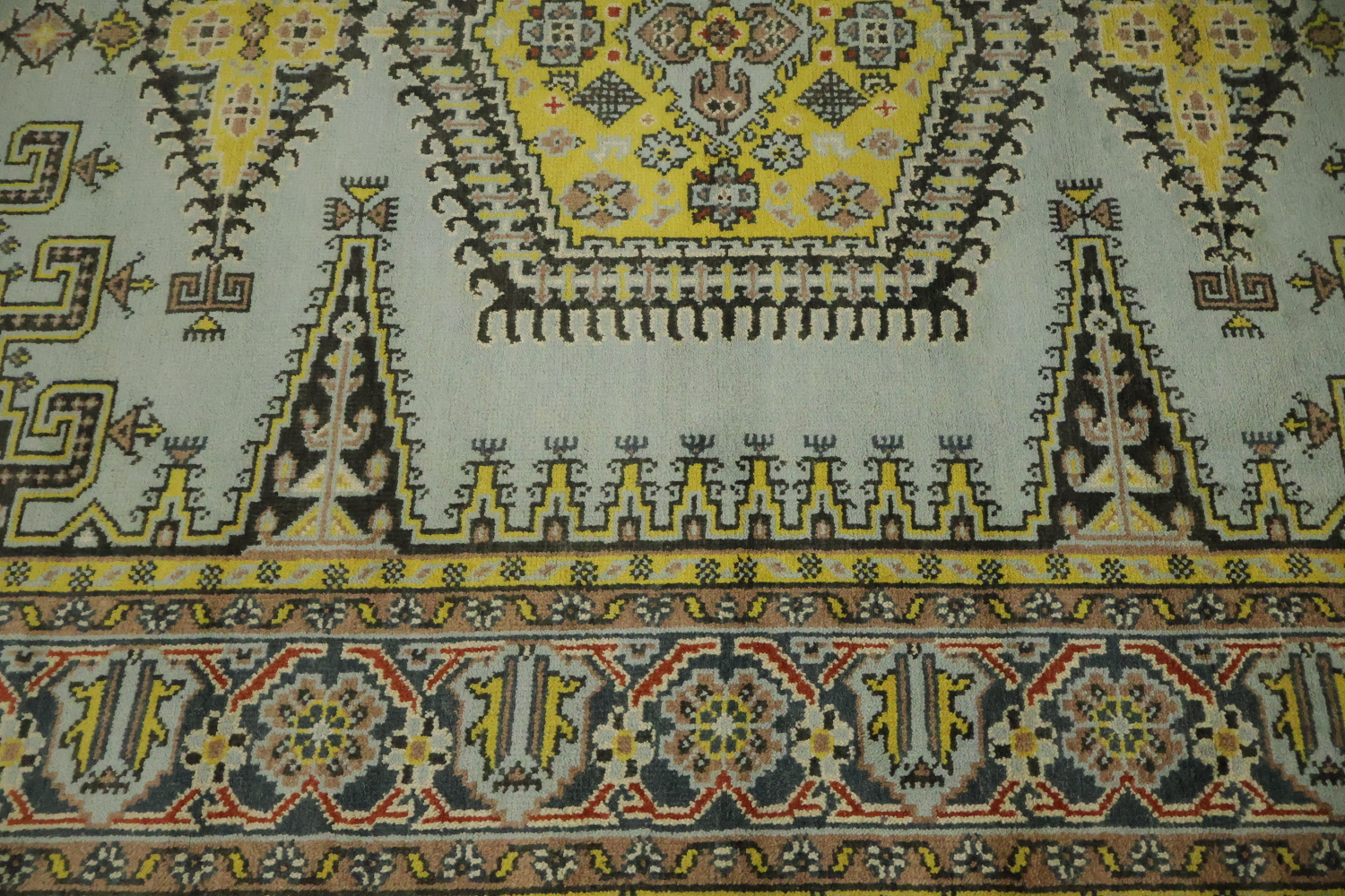8'x10' Hexagonal Medallion Rug with Elegant Pastel and Dark Highlights