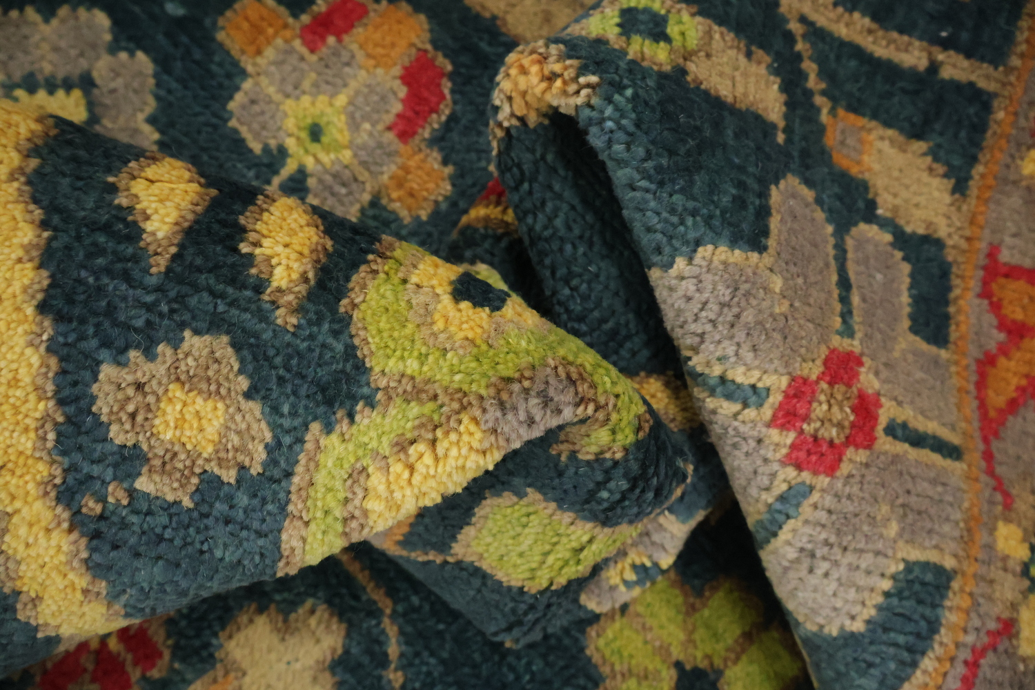 Classic Bird and Tree Motif Rug in Rich Earthy Tones 9' x 12'