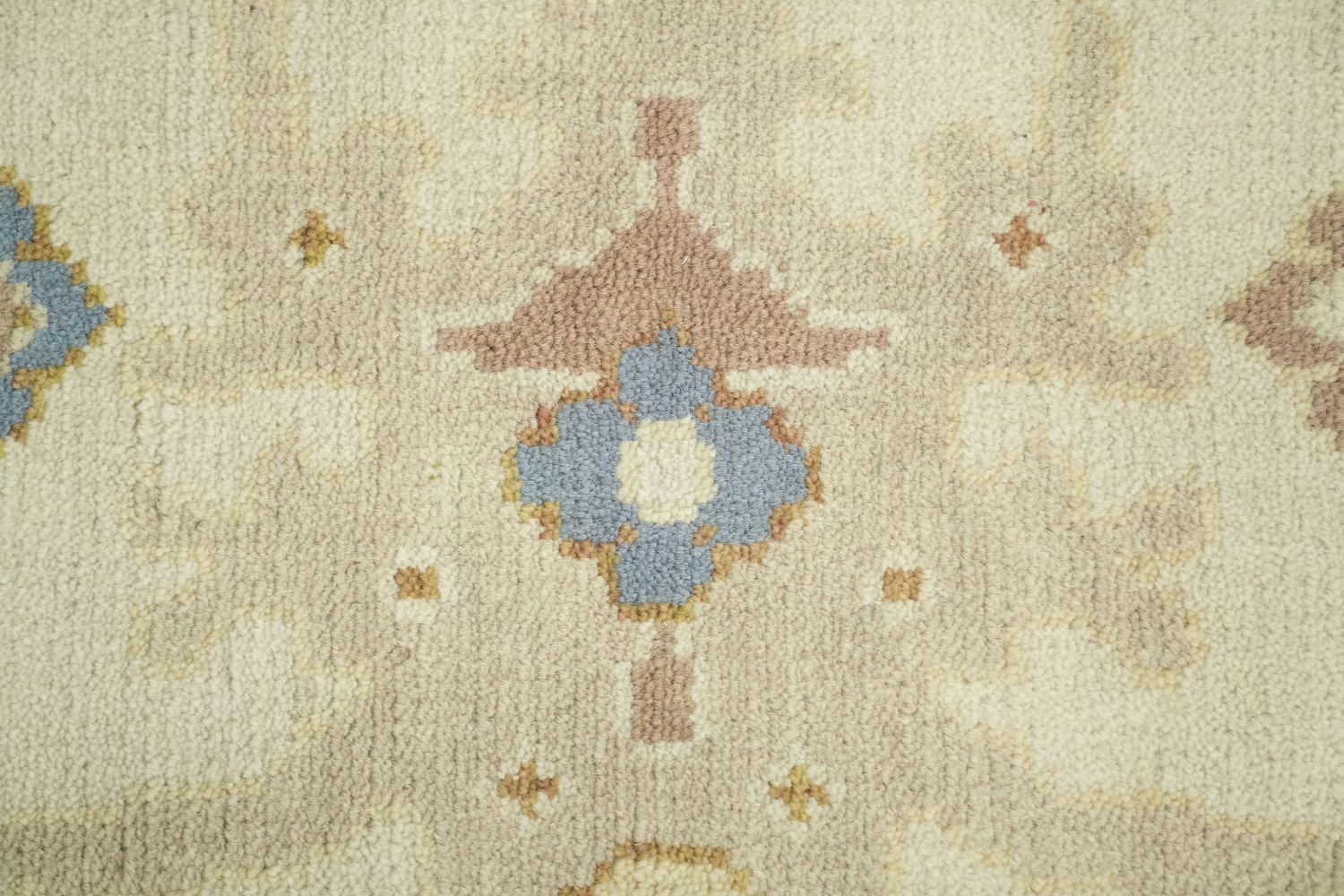 9x12 Hand-Made Oushak Rug - Traditional Geometric Design in Muted Earth Tones