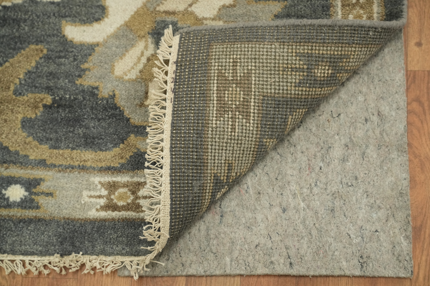 9'x12' Elegant Grey and Beige Floral Patterned Area Rug