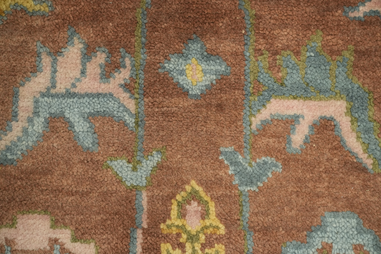 6'x9' Oushak Traditional Wool Area Rug with Soft Rust and Blue Accents