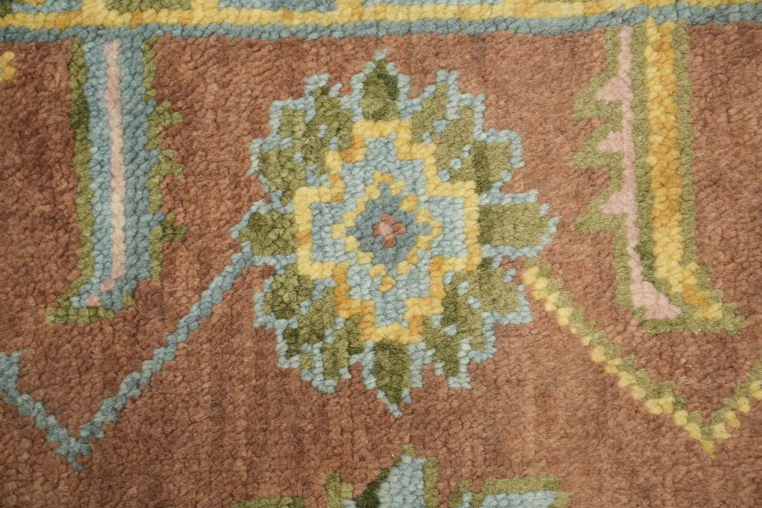 6'x9' Oushak Traditional Wool Area Rug with Soft Rust and Blue Accents