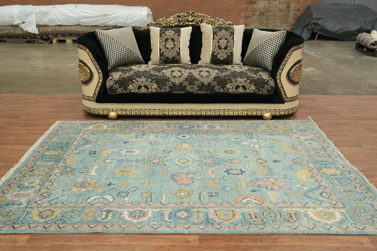 Luxurious 6'x9' Hand-Knotted Oushak Area Rug with Soft Floral Design in Blue