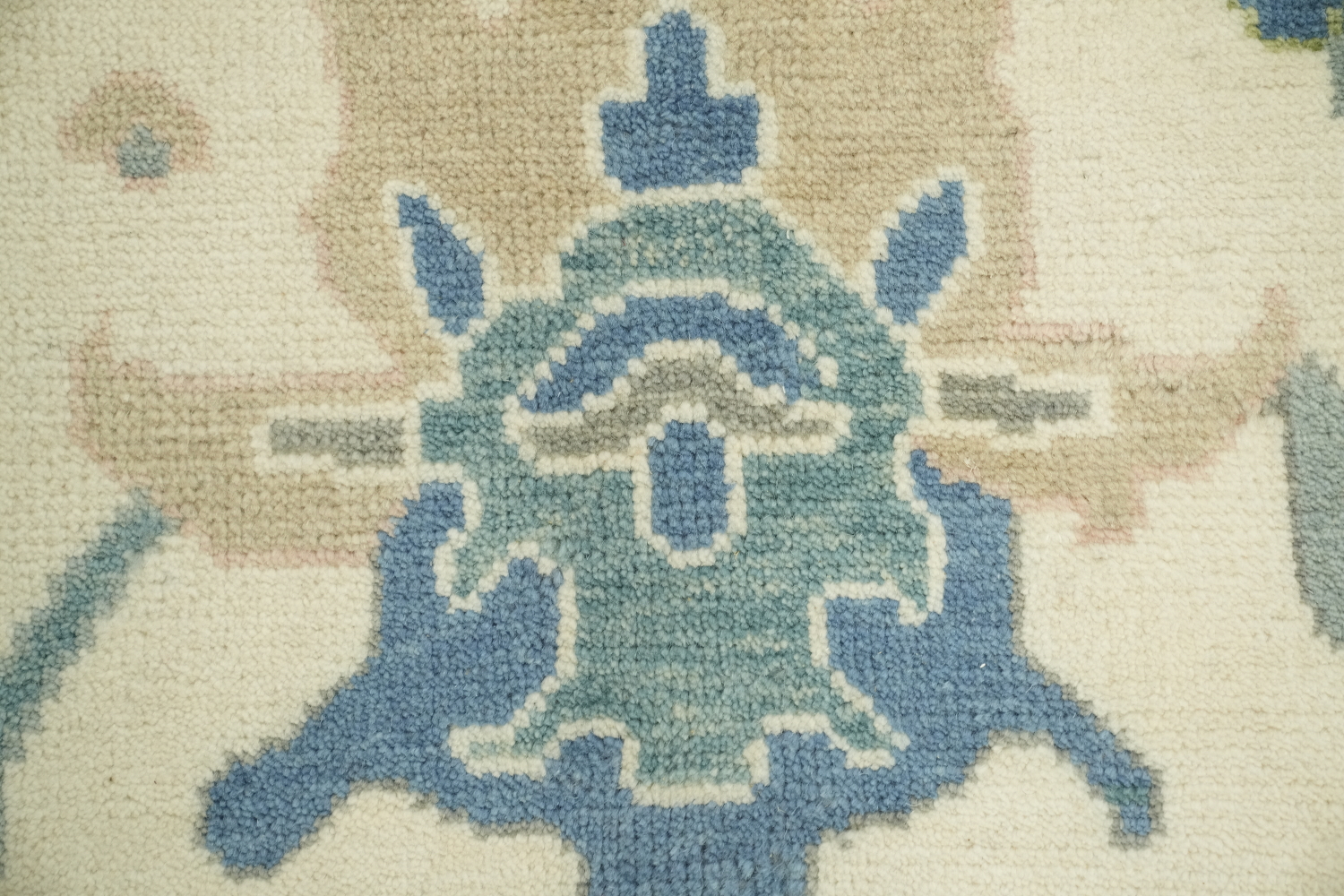 8x10 White and Aqua Blue Traditional Oushak Hand-Knotted Wool Area Rug 8x10