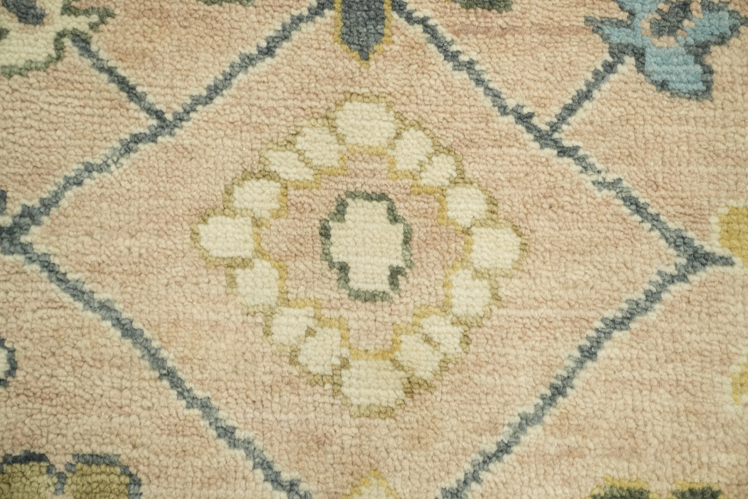 8'x8' Square Pale Pink Traditional Oushak Hand-Knotted Wool Rug