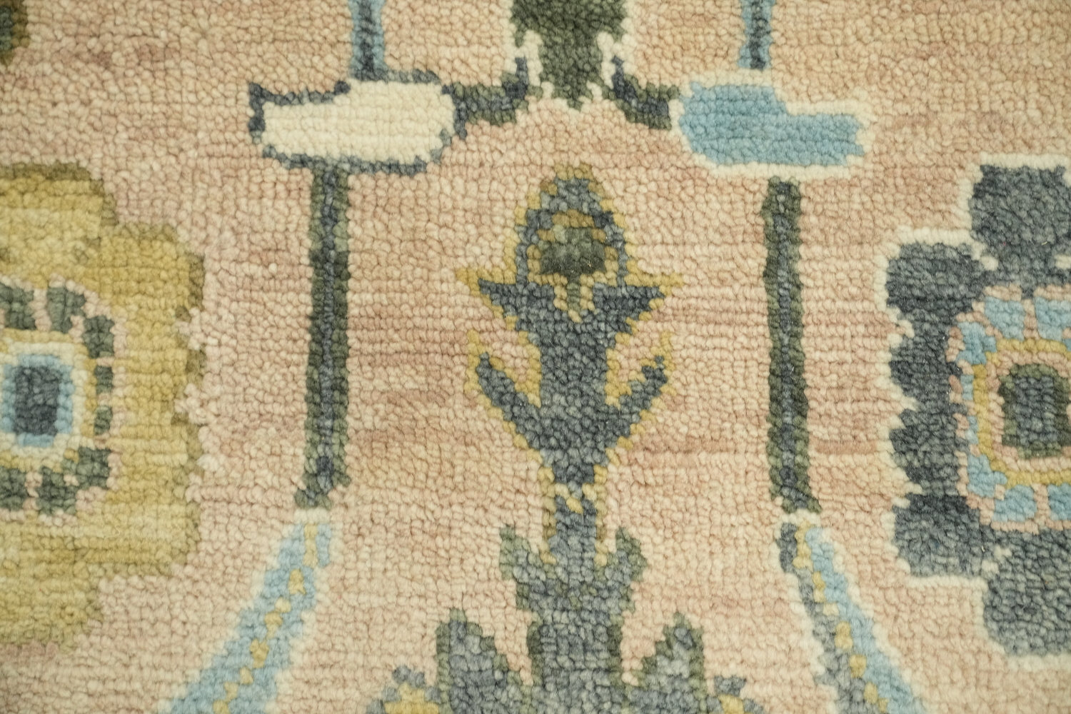 8'x8' Square Pale Pink Traditional Oushak Hand-Knotted Wool Rug