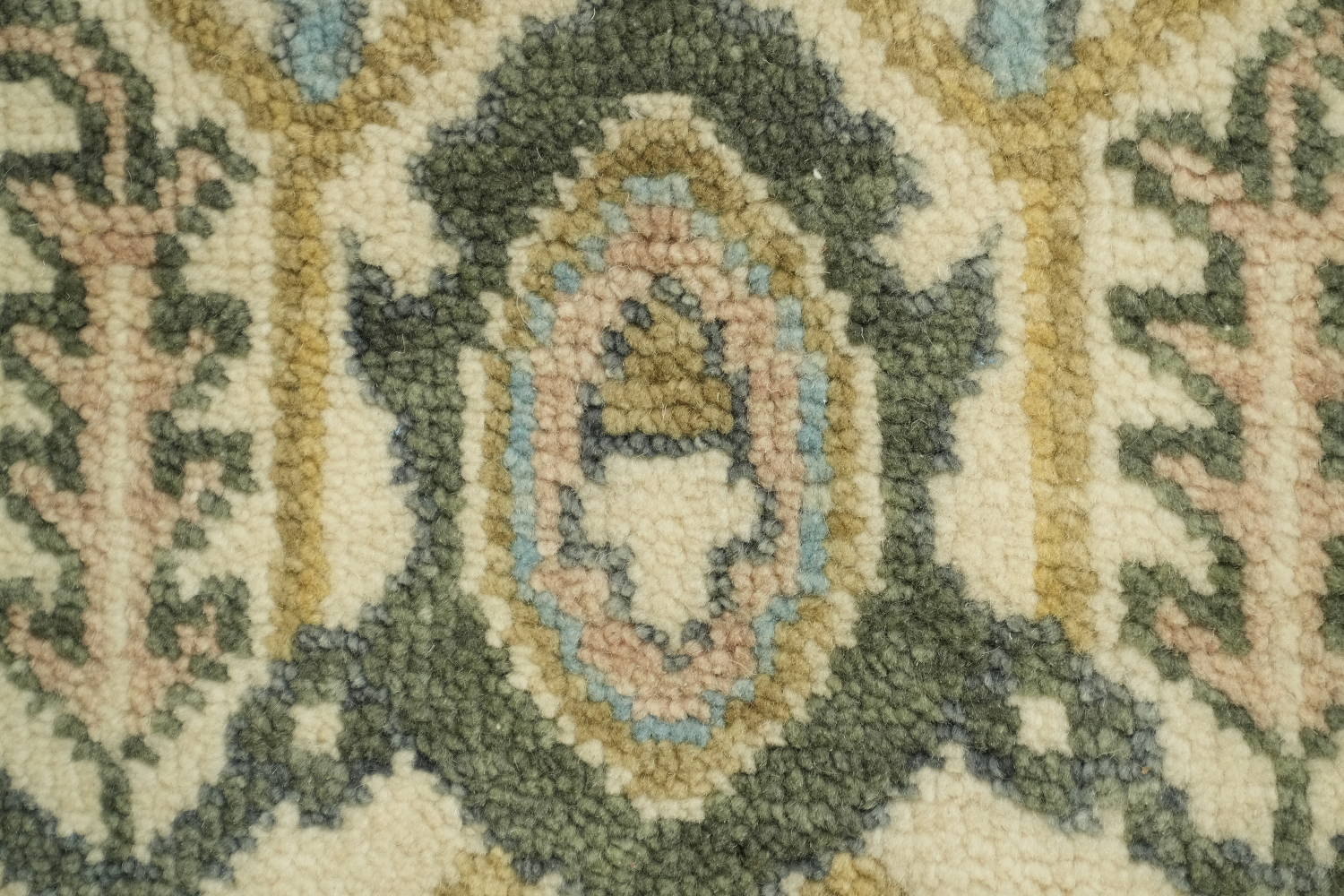 8'x8' Square Pale Pink Traditional Oushak Hand-Knotted Wool Rug
