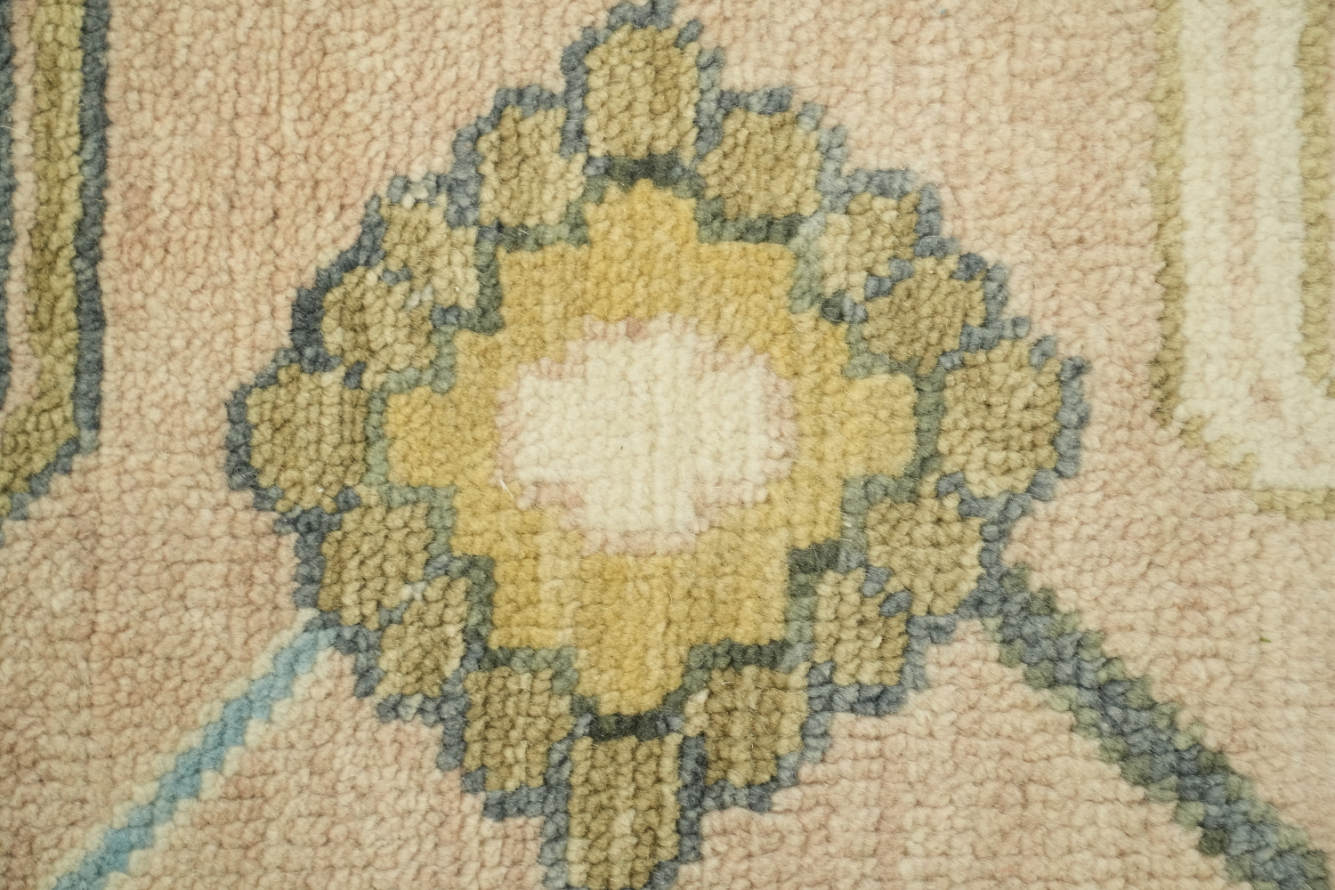8'x8' Square Pale Pink Traditional Oushak Hand-Knotted Wool Rug