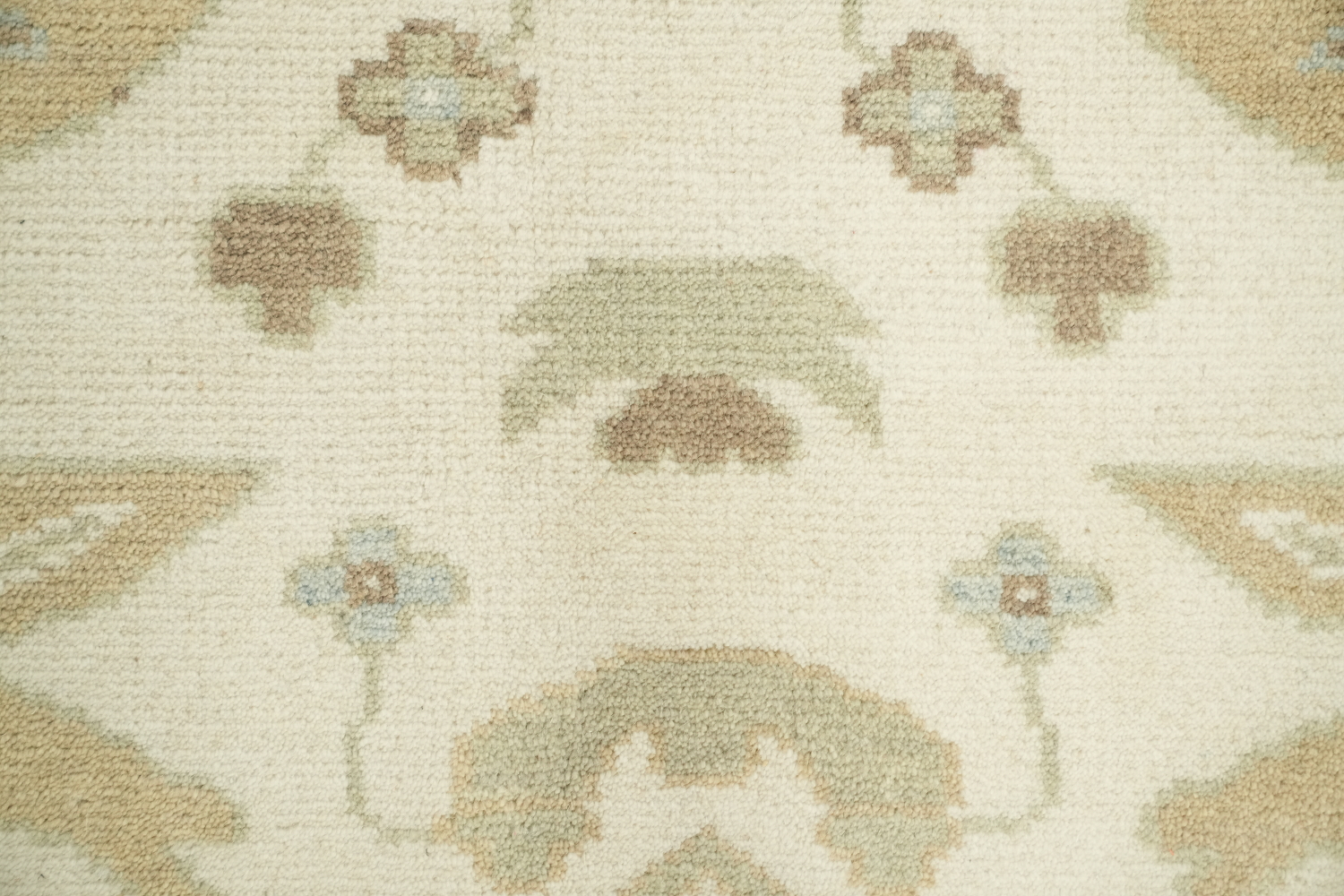 8'x10' White and Sage Green Turkish-Style Rug in Subtle Earthy Hues