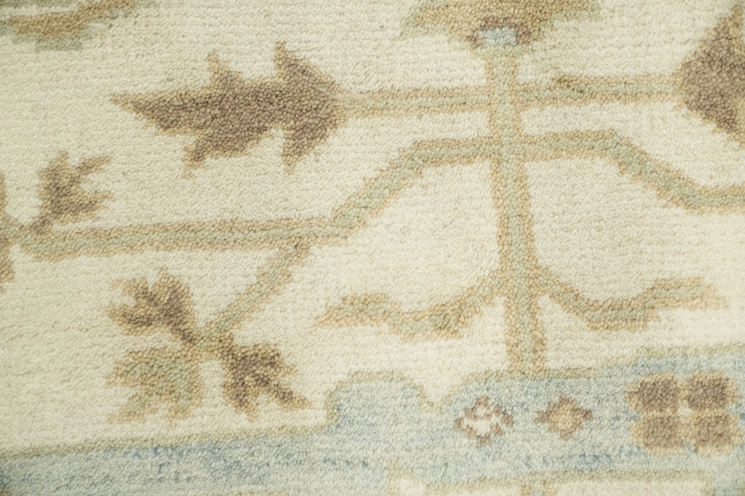 8'x10' White and Sage Green Turkish-Style Rug in Subtle Earthy Hues