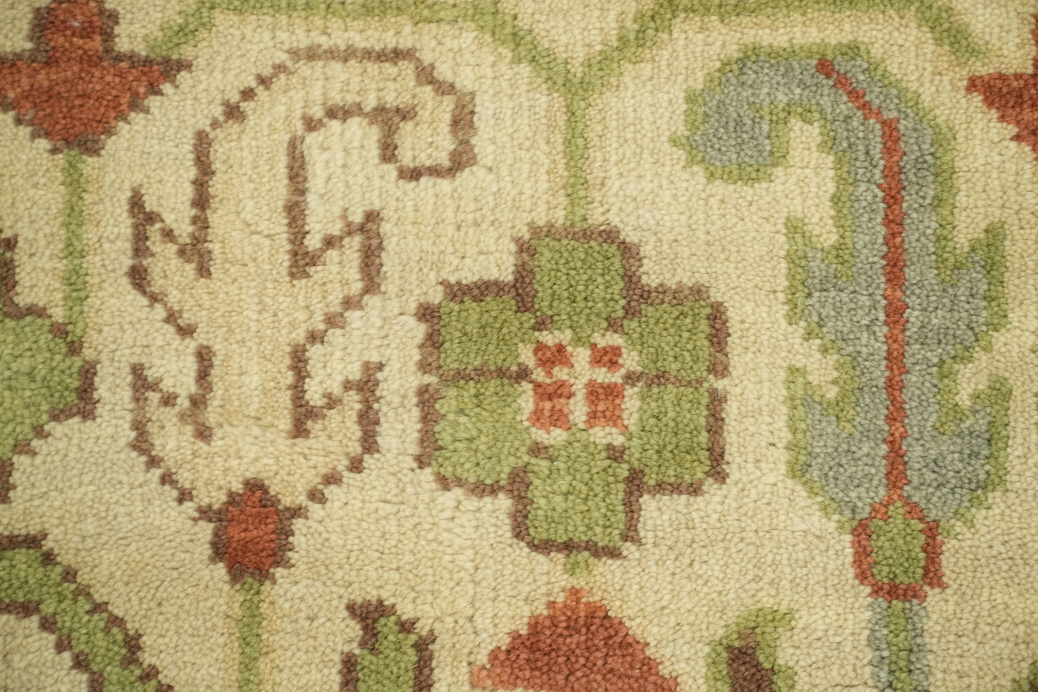 Classic Hand-Knotted Oushak Rug with Warm Earth Tone Colors 9x12