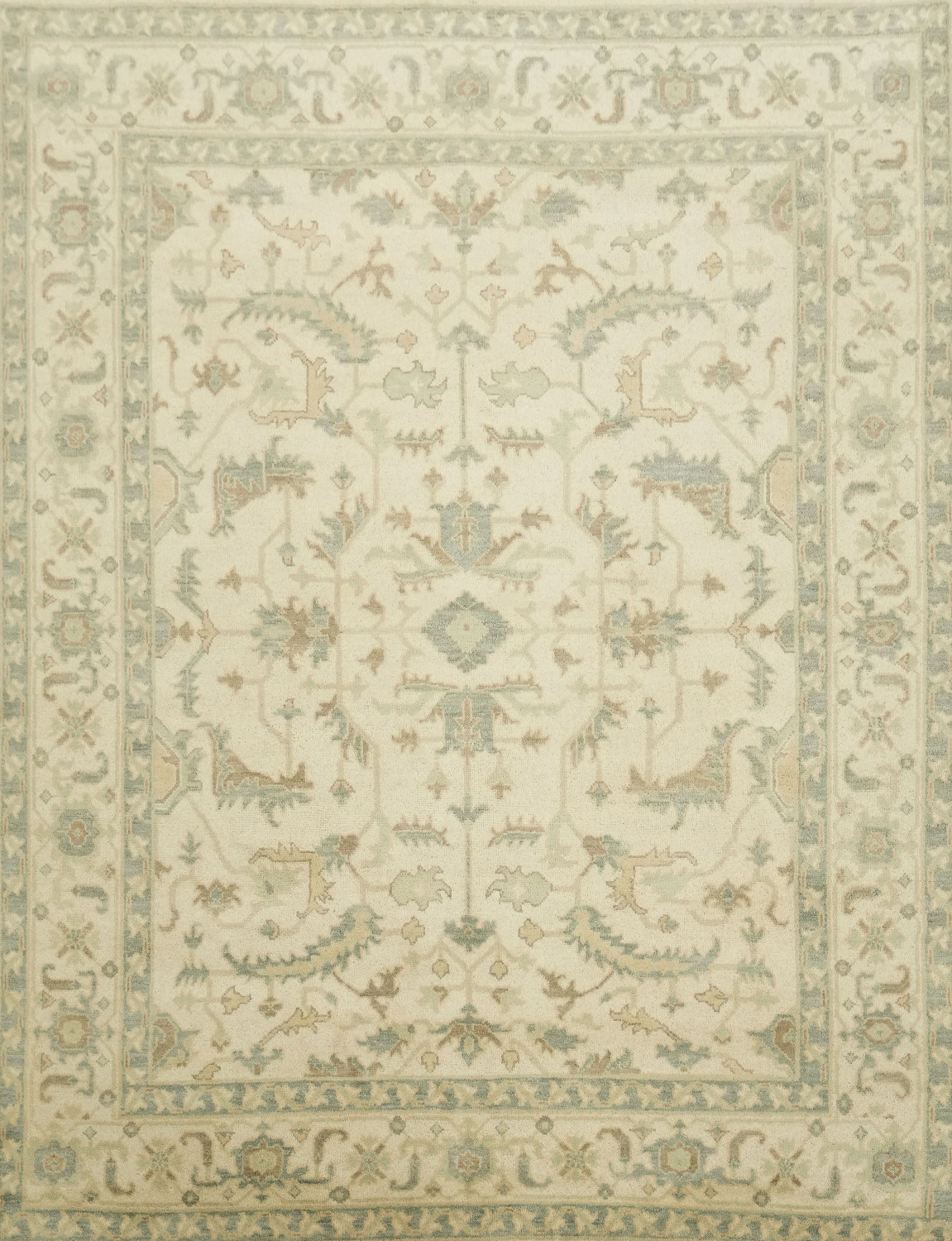 Classic Ivory Persian-style Rug with Subtle Pastel Accents 9x12 ft
