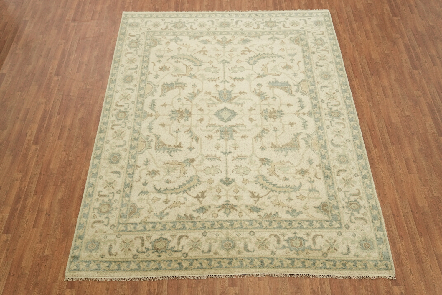 Classic Ivory Persian-style Rug with Subtle Pastel Accents 9x12 ft