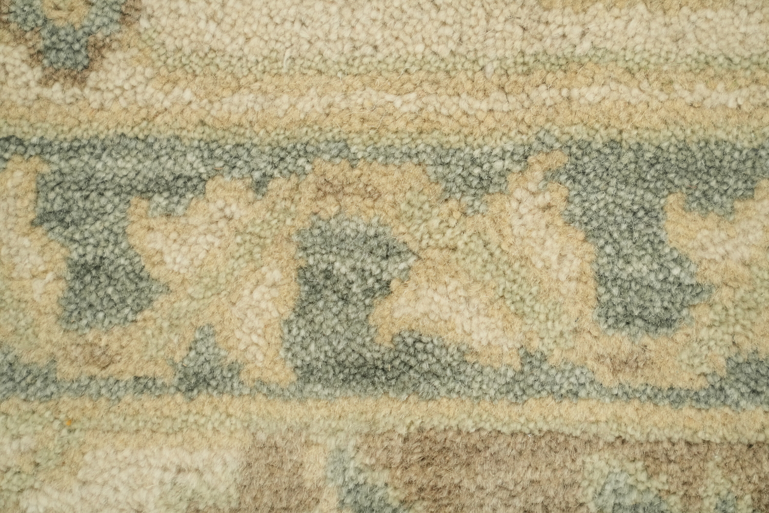 Classic Ivory Persian-style Rug with Subtle Pastel Accents 9x12 ft